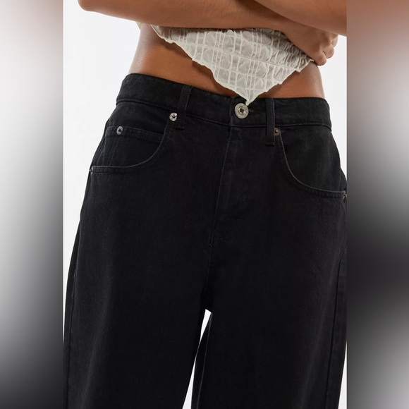 BDG JAYA BAGGY BOYFRIEND JEANS IN WASHED BLACK - Picture 4 of 6